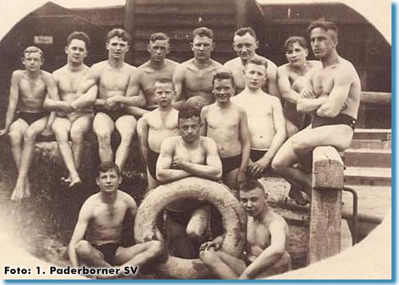 Bild mit Schwimmern kurz nach Vereinsgründung